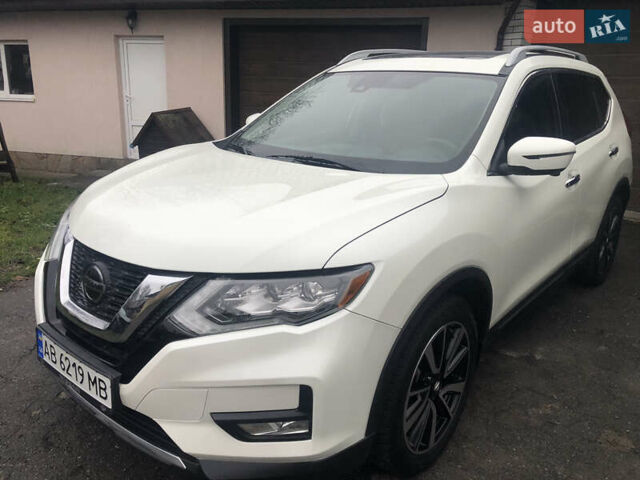 Белый Ниссан Rogue, объемом двигателя 2.49 л и пробегом 124 тыс. км за 17900 $, фото 2 на Automoto.ua