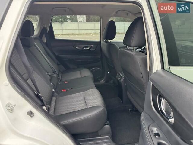 Белый Ниссан Rogue, объемом двигателя 2.5 л и пробегом 113 тыс. км за 14999 $, фото 22 на Automoto.ua