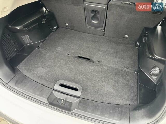 Белый Ниссан Rogue, объемом двигателя 2.5 л и пробегом 113 тыс. км за 14999 $, фото 59 на Automoto.ua