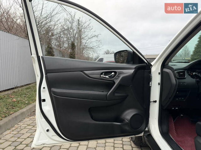 Белый Ниссан Rogue, объемом двигателя 2.5 л и пробегом 50 тыс. км за 16499 $, фото 34 на Automoto.ua