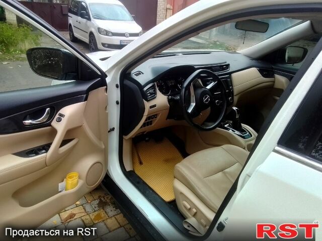 Белый Ниссан Rogue, объемом двигателя 2.5 л и пробегом 60 тыс. км за 17200 $, фото 6 на Automoto.ua