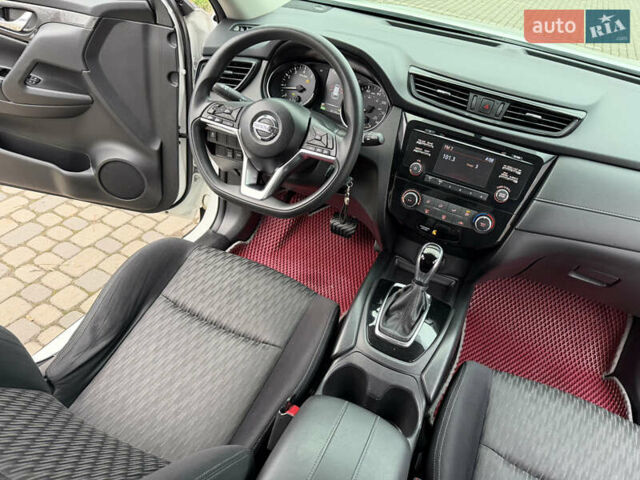 Белый Ниссан Rogue, объемом двигателя 2.5 л и пробегом 50 тыс. км за 16499 $, фото 52 на Automoto.ua