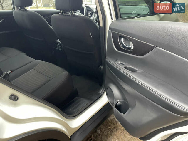 Белый Ниссан Rogue, объемом двигателя 0 л и пробегом 75 тыс. км за 17500 $, фото 38 на Automoto.ua