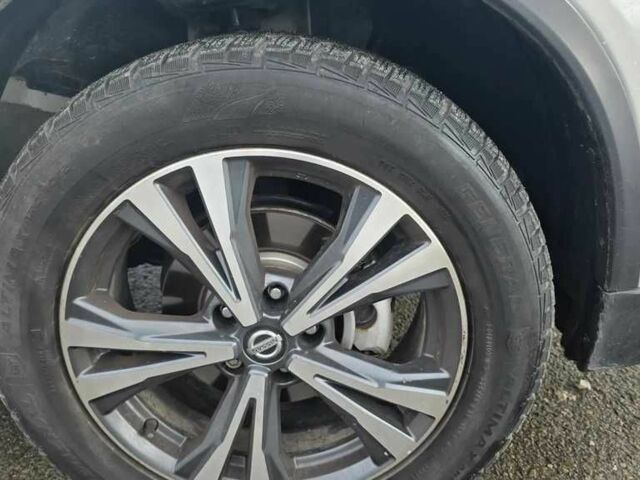 Белый Ниссан Rogue, объемом двигателя 0 л и пробегом 63 тыс. км за 10400 $, фото 15 на Automoto.ua