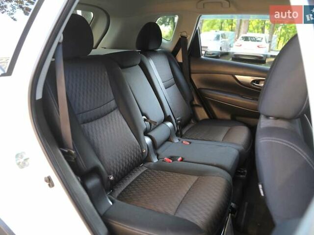 Білий Ніссан Rogue, об'ємом двигуна 2.49 л та пробігом 74 тис. км за 16500 $, фото 8 на Automoto.ua