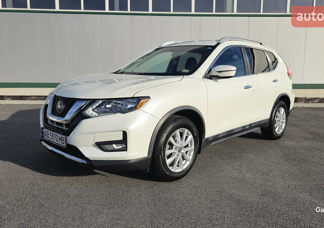 Белый Ниссан Rogue, объемом двигателя 2.49 л и пробегом 128 тыс. км за 15200 $, фото 4 на Automoto.ua