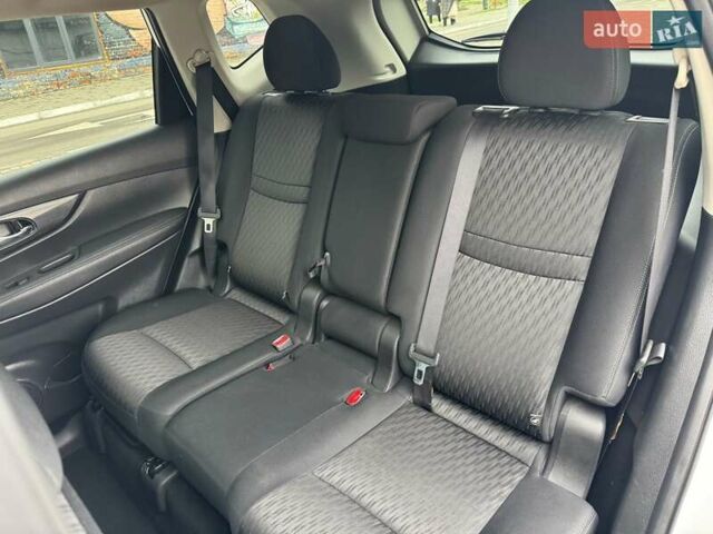 Белый Ниссан Rogue, объемом двигателя 2.5 л и пробегом 113 тыс. км за 14999 $, фото 20 на Automoto.ua