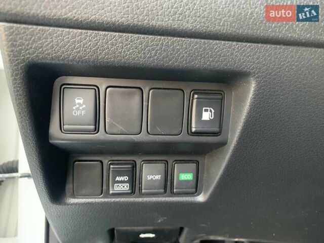 Білий Ніссан Rogue, об'ємом двигуна 2.49 л та пробігом 139 тис. км за 14800 $, фото 28 на Automoto.ua