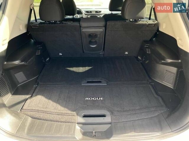 Білий Ніссан Rogue, об'ємом двигуна 2.49 л та пробігом 138 тис. км за 16500 $, фото 15 на Automoto.ua