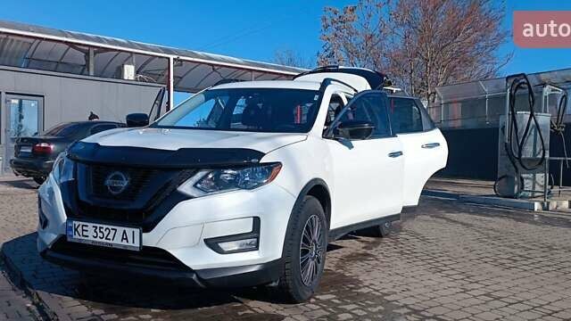 Білий Ніссан Rogue, об'ємом двигуна 2.49 л та пробігом 146 тис. км за 17300 $, фото 7 на Automoto.ua