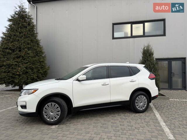 Белый Ниссан Rogue, объемом двигателя 2.5 л и пробегом 50 тыс. км за 16499 $, фото 6 на Automoto.ua