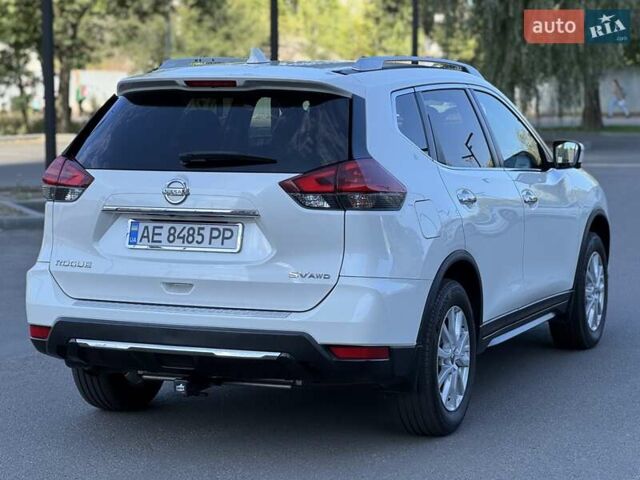 Белый Ниссан Rogue, объемом двигателя 2.49 л и пробегом 100 тыс. км за 15499 $, фото 3 на Automoto.ua