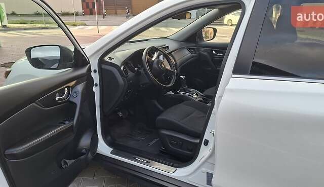 Білий Ніссан Rogue, об'ємом двигуна 2.49 л та пробігом 67 тис. км за 17400 $, фото 45 на Automoto.ua