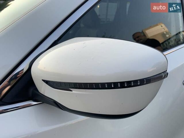 Білий Ніссан Rogue, об'ємом двигуна 2.49 л та пробігом 139 тис. км за 14800 $, фото 7 на Automoto.ua