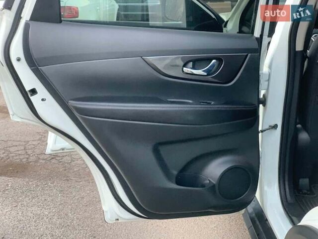 Белый Ниссан Rogue, объемом двигателя 2.5 л и пробегом 144 тыс. км за 14890 $, фото 21 на Automoto.ua