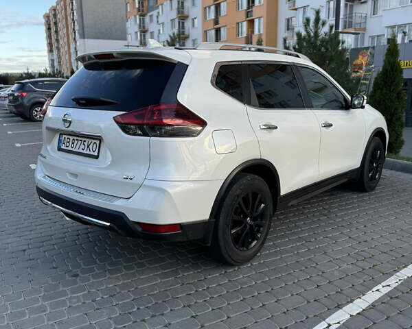 Белый Ниссан Rogue, объемом двигателя 2.49 л и пробегом 107 тыс. км за 15800 $, фото 2 на Automoto.ua