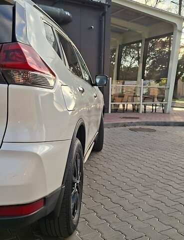 Білий Ніссан Rogue, об'ємом двигуна 2.49 л та пробігом 67 тис. км за 17400 $, фото 13 на Automoto.ua