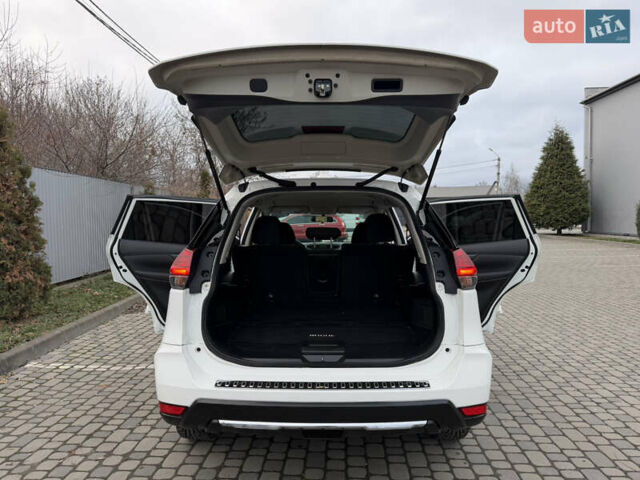 Белый Ниссан Rogue, объемом двигателя 2.5 л и пробегом 50 тыс. км за 16499 $, фото 25 на Automoto.ua