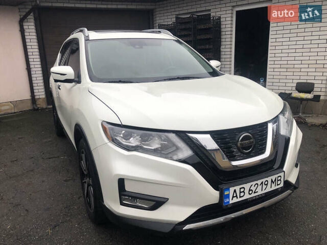 Белый Ниссан Rogue, объемом двигателя 2.49 л и пробегом 124 тыс. км за 17900 $, фото 4 на Automoto.ua