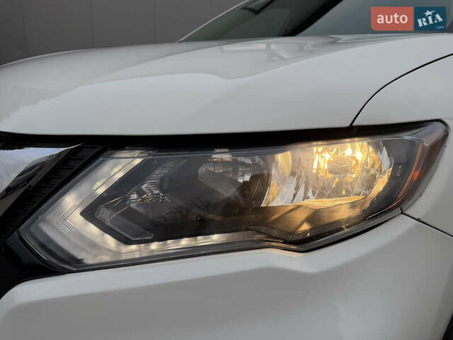 Белый Ниссан Rogue, объемом двигателя 2.5 л и пробегом 50 тыс. км за 16499 $, фото 10 на Automoto.ua