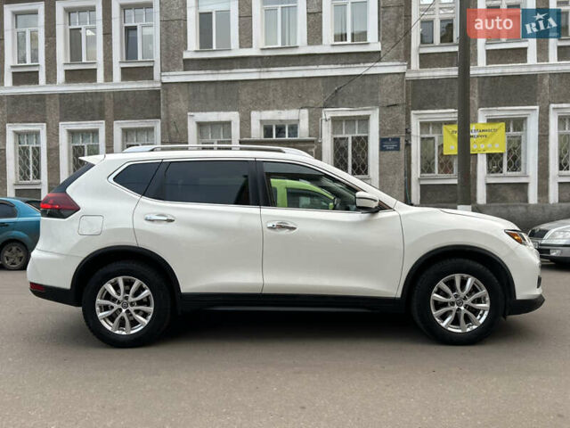 Белый Ниссан Rogue, объемом двигателя 2.49 л и пробегом 164 тыс. км за 14500 $, фото 5 на Automoto.ua