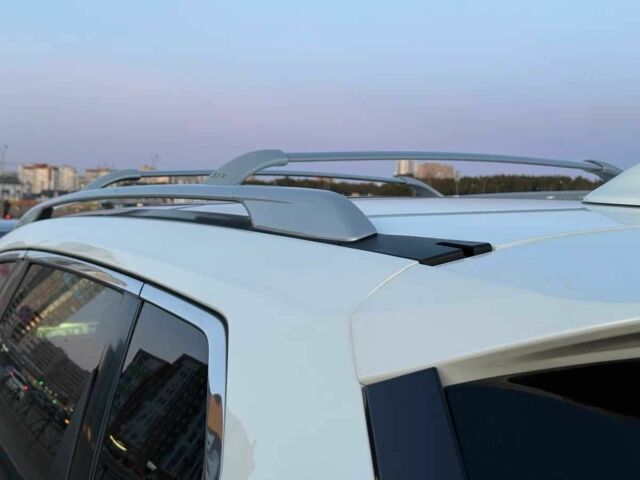 Белый Ниссан Rogue, объемом двигателя 2.5 л и пробегом 126 тыс. км за 14800 $, фото 6 на Automoto.ua