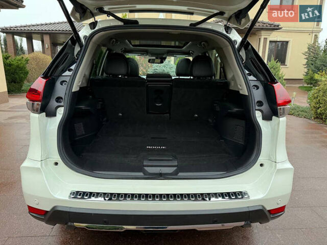 Белый Ниссан Rogue, объемом двигателя 2.49 л и пробегом 117 тыс. км за 17800 $, фото 8 на Automoto.ua