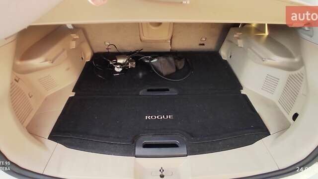 Білий Ніссан Rogue, об'ємом двигуна 2.49 л та пробігом 72 тис. км за 19700 $, фото 7 на Automoto.ua