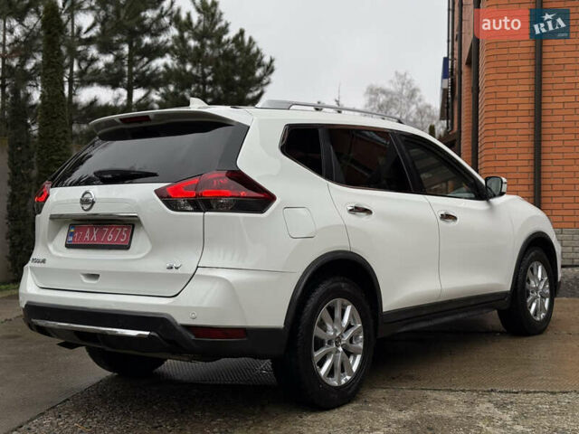 Белый Ниссан Rogue, объемом двигателя 2.5 л и пробегом 138 тыс. км за 13900 $, фото 24 на Automoto.ua