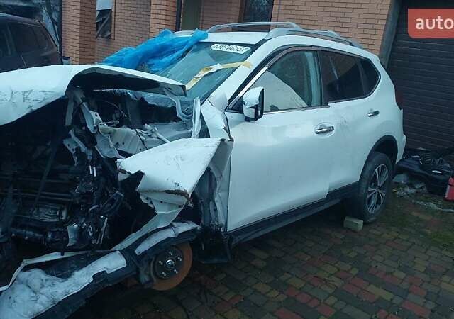 Белый Ниссан Rogue, объемом двигателя 2.49 л и пробегом 81 тыс. км за 7500 $, фото 5 на Automoto.ua