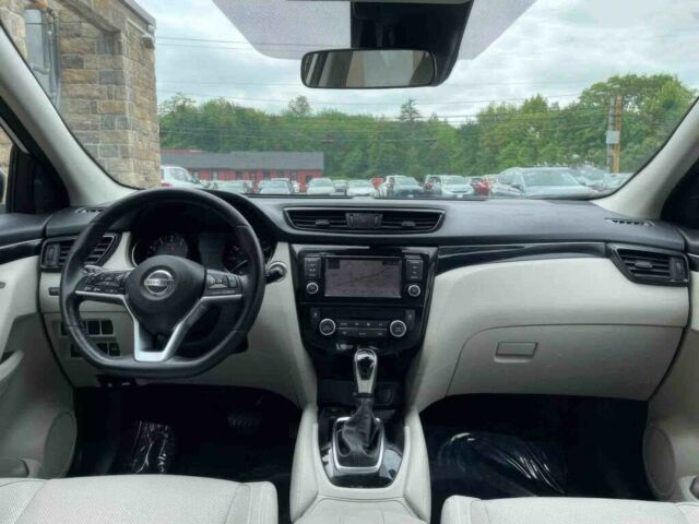 Білий Ніссан Rogue, об'ємом двигуна 2 л та пробігом 31 тис. км за 8000 $, фото 8 на Automoto.ua