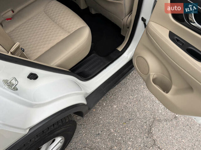 Белый Ниссан Rogue, объемом двигателя 2.49 л и пробегом 132 тыс. км за 16700 $, фото 48 на Automoto.ua