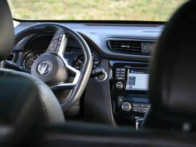 Белый Ниссан Rogue, объемом двигателя 2.5 л и пробегом 78 тыс. км за 12000 $, фото 16 на Automoto.ua