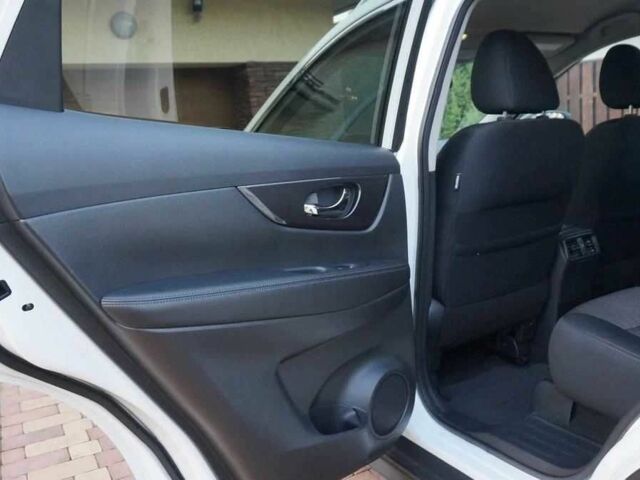 Белый Ниссан Rogue, объемом двигателя 2.5 л и пробегом 84 тыс. км за 14000 $, фото 14 на Automoto.ua