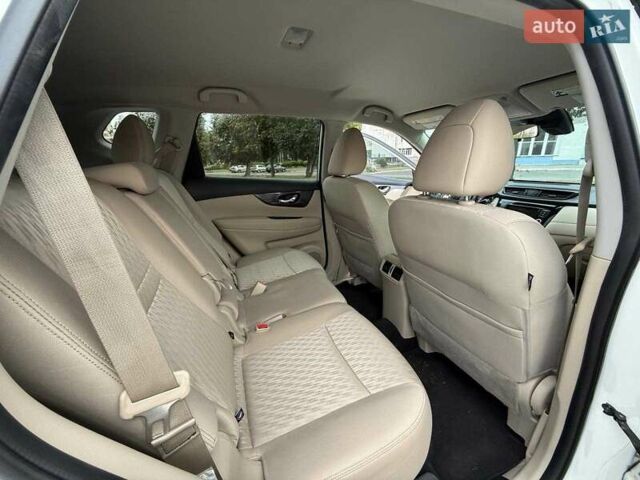 Белый Ниссан Rogue, объемом двигателя 2.5 л и пробегом 76 тыс. км за 14800 $, фото 11 на Automoto.ua