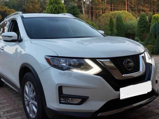 Белый Ниссан Rogue, объемом двигателя 2.5 л и пробегом 84 тыс. км за 14000 $, фото 1 на Automoto.ua