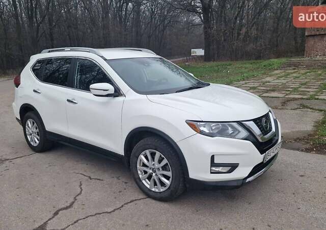 Белый Ниссан Rogue, объемом двигателя 2.49 л и пробегом 89 тыс. км за 16200 $, фото 10 на Automoto.ua
