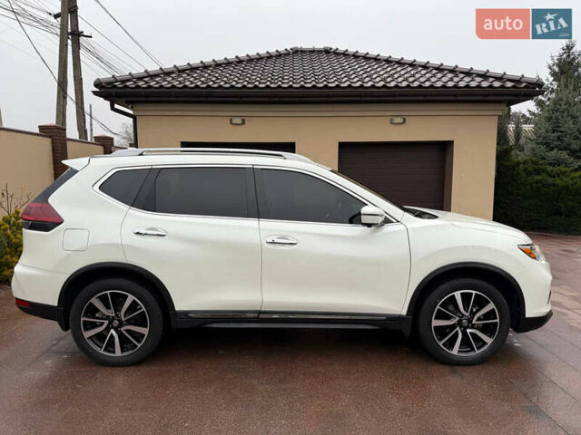 Белый Ниссан Rogue, объемом двигателя 2.49 л и пробегом 117 тыс. км за 17800 $, фото 4 на Automoto.ua