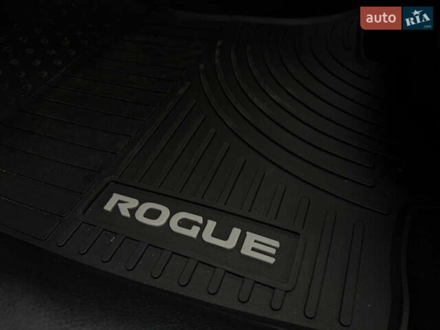 Белый Ниссан Rogue, объемом двигателя 2.5 л и пробегом 138 тыс. км за 13900 $, фото 35 на Automoto.ua