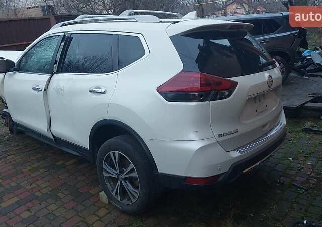 Белый Ниссан Rogue, объемом двигателя 2.49 л и пробегом 81 тыс. км за 7500 $, фото 1 на Automoto.ua