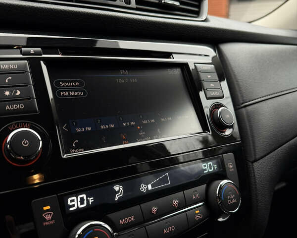 Белый Ниссан Rogue, объемом двигателя 2.5 л и пробегом 138 тыс. км за 13900 $, фото 38 на Automoto.ua