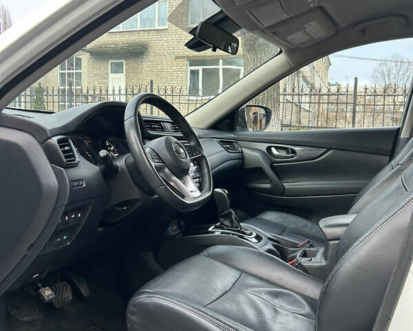 Белый Ниссан Rogue, объемом двигателя 2.49 л и пробегом 164 тыс. км за 14500 $, фото 8 на Automoto.ua