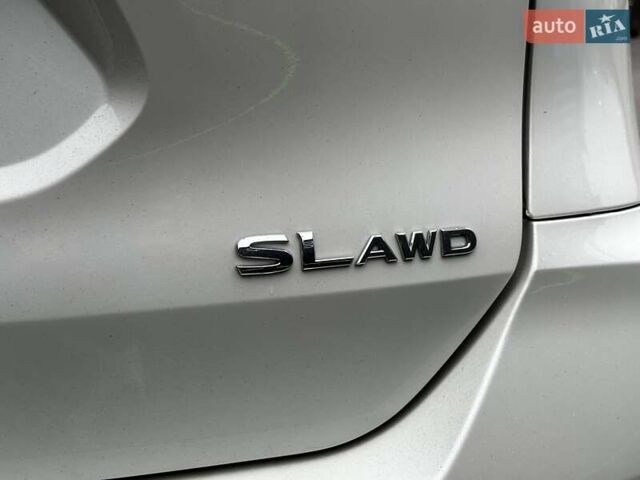 Белый Ниссан Rogue, объемом двигателя 2.49 л и пробегом 86 тыс. км за 20999 $, фото 9 на Automoto.ua
