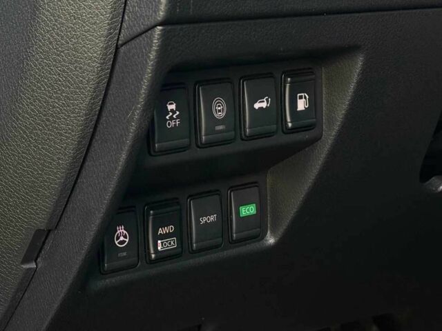 Белый Ниссан Rogue, объемом двигателя 2.5 л и пробегом 126 тыс. км за 14800 $, фото 16 на Automoto.ua