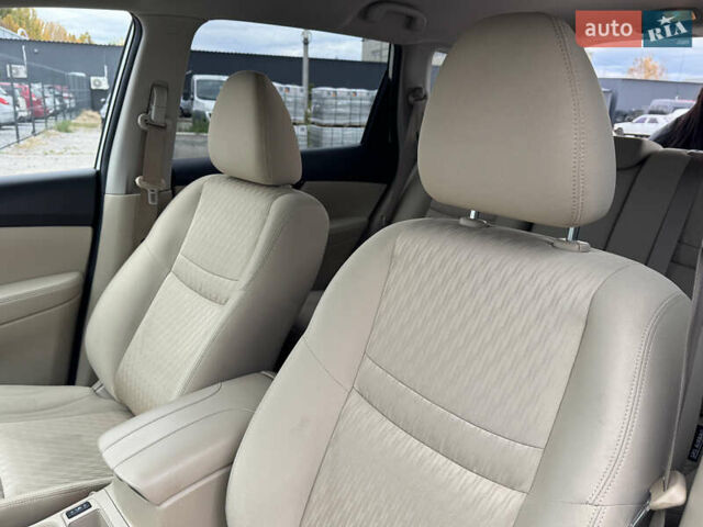 Белый Ниссан Rogue, объемом двигателя 2.49 л и пробегом 132 тыс. км за 16700 $, фото 35 на Automoto.ua