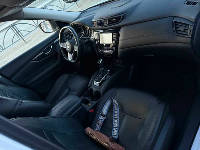 Белый Ниссан Rogue, объемом двигателя 2.5 л и пробегом 126 тыс. км за 14800 $, фото 10 на Automoto.ua