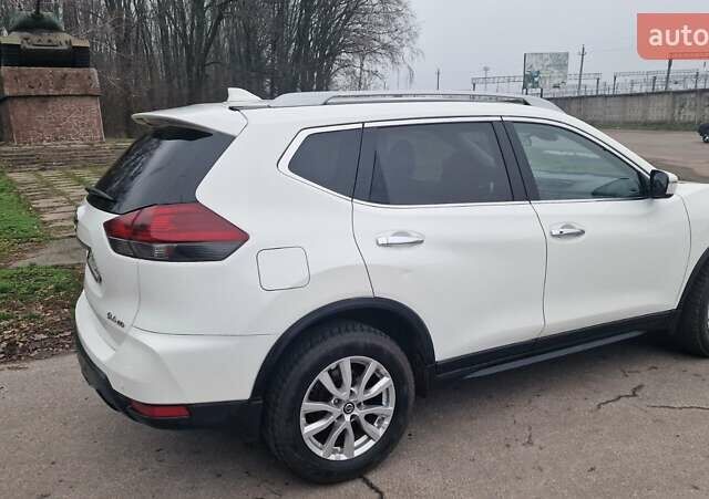 Белый Ниссан Rogue, объемом двигателя 2.49 л и пробегом 89 тыс. км за 16200 $, фото 13 на Automoto.ua