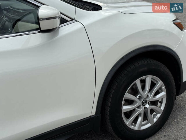Белый Ниссан Rogue, объемом двигателя 2.49 л и пробегом 132 тыс. км за 16700 $, фото 9 на Automoto.ua