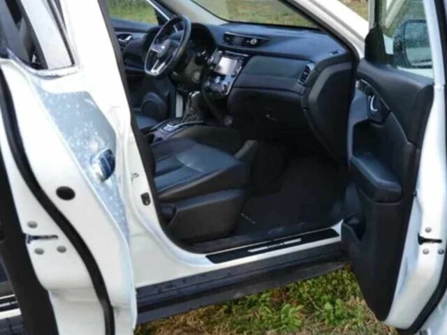 Білий Ніссан Rogue, об'ємом двигуна 2.5 л та пробігом 84 тис. км за 11000 $, фото 5 на Automoto.ua