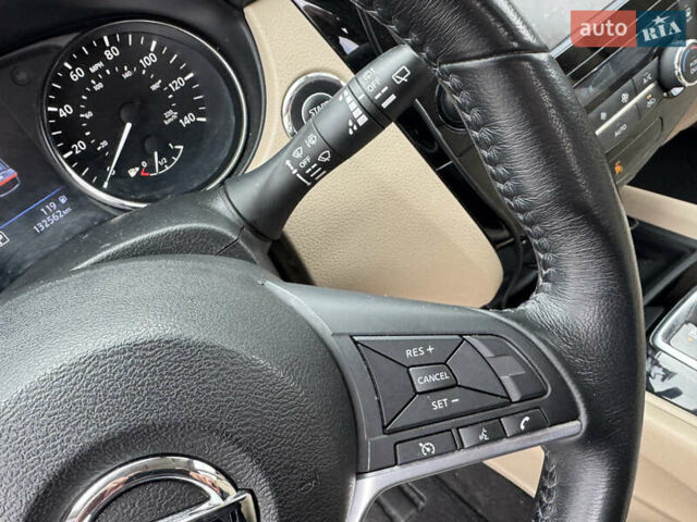 Белый Ниссан Rogue, объемом двигателя 2.49 л и пробегом 132 тыс. км за 16700 $, фото 32 на Automoto.ua